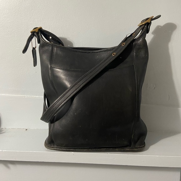 Vintage Black Coach Slim Duffle Sac - Picture 2 of 11